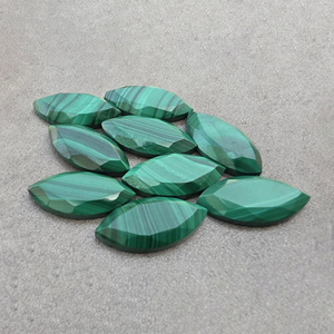 Pierre précieuse en malachite véritable, taillée en tablette, calibrée, à dos plat |   Pierre en forme de marquise pour la fabrication de bijoux, toutes tailles disponibles - Product Image 1