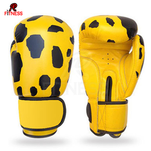 Gants de sport en cuir durable avec rembourrage en mousse avancé, protection renforcée du poignet et fermeture réglable à boucle auto-agrippante - Product Image 5