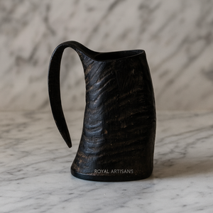 Mug Viking en corne de buffle naturelle avec base en bois – Tasse artisanale pour bière et hydromel, idéale pour offrir et pour la dégustation au bar - Product Image 3