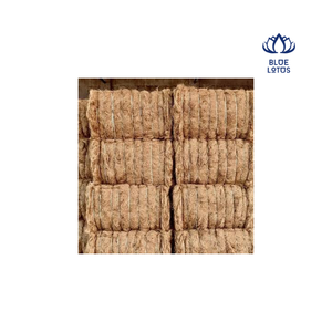 Lotus Bleu HOT – Matériau en Fibre de Coco Naturelle Écologique, Longueur Personnalisable pour Substrat de Culture, Horticulture, Exportation Commerciale - Product Image 1