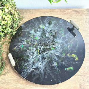 Plateau rond moderne en résine fumée avec poignées et effet holographique, plateau de service rond en époxy avec couleur naturelle blanche - Product Image 1