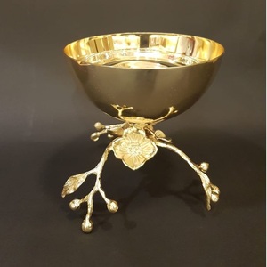 Tazón de Servir de Metal con Diseño de Astas Doradas, Estilo Glamuroso Pulido, Hecho a Mano para Regalos de Fiesta - Product Image 6