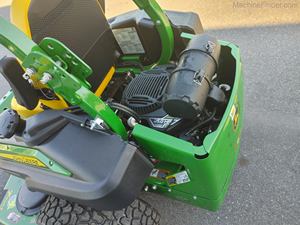 Cortadora de Césped de Giro Cero John Deere Z997R de 24 HP de Alta Calidad - Product Image 4