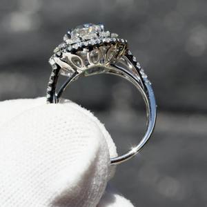 Bague de fiançailles élégante en moissanite halo, argent sterling 925, bijoux de mariée - Product Image 6