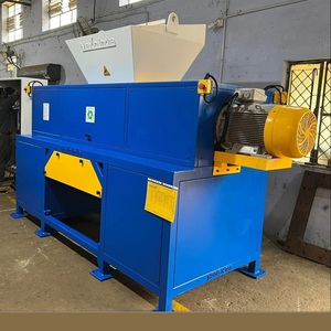 Déchiqueteuse de déchets textiles de haute qualité à double arbre, capacité 2500 kg/h, semi-automatique - Product Image 1