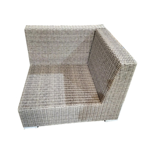 Conjunto de Sofá de Ratán Contemporáneo para Exteriores con Mesa de Centro de Vidrio, Muebles de Jardín Impermeables, Cojines Negros, Mimbre de PE Resistente a los Rayos UV - Product Image 6