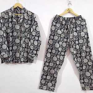 Conjunto de Pijama de Lujo Hecho a Mano en India con Estampado Floral, Ropa de Dormir Elegante e Informal para Primavera/Verano, ODM - Product Image 5