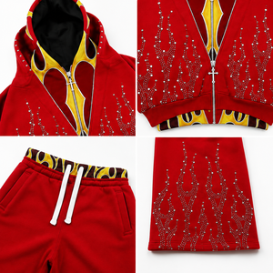 Conjunto de sudadera con capucha roja de dos piezas para hombre, con sudadera corta con cremallera y gráfico de diamantes de imitación, pantalones deportivos a juego, ropa informal de calle. - Product Image 5