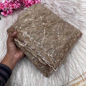 ผ้าส่าหรีสไตล์บอลลีวูดแบบตาข่ายลายผีเสื้อ ประดับเลื่อม ปักลาย C-Pallu พร้อมขอบลายอาร์โค  ชุดส่าหรีแบบยังไม่เย็บติดเสื้อ - Product Image 1