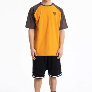 Ensemble chemise et short pour homme de fabrication pakistanaise, couleur unie, logo imprimé personnalisé - Product Image 1