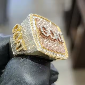 Anillo de Campeonato de Lujo Personalizado con Nombre y Piedras de Imitación - Product Image 1