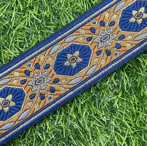 Encaje Rapiyar de alta calidad ideal para bordes de sarees, lehengas, estilismo de vestidos y calzado. - Product Image 2