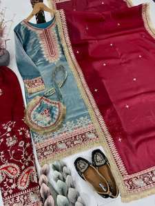 Conjunto de Diseño de Alta Costura con Bordado de Seda Pesada y Lentejuelas, Top Elegante, Pantalón Plazzo y Dupatta - Product Image 2