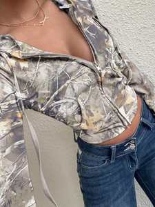 Haut court zippé gris uni pour femme, style streetwear hiver, décontracté, ajusté, à manches longues, avec fermeture éclair frontale, logo personnalisé, OEM, marque privée - Product Image 6