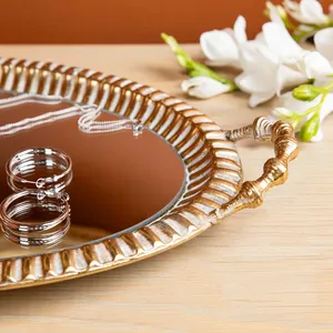 Plateau décoratif ovale en métal doré avec insert miroir et poignées, style glamour, fait main - Product Image 6