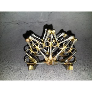 Porte-serviettes moderne en métal sur pied, support décoratif de table - Product Image 4