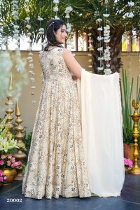 Costume Anarkali pour femmes, imprimé floral blanc, avec dupatta, longueur au sol, tenue de mariage traditionnelle, style Inde Pakistan - Product Image 2
