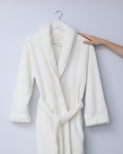 Peignoir de bain 100 % coton de qualité supérieure, léger, doux et absorbant, idéal pour les hôtels et les centres de villégiature, pour le confort des clients et l'utilisation quotidienne en hôtellerie. - Product Image 3