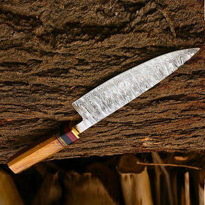 Couteau de Chef de Cuisine en Acier Damas Haute Qualité Haute Performance, Manche en Bois pour Droitier, Étui en Cuir, Fait Main, Écologique - Product Image 5