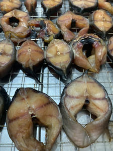 Pescado Gato Ahumado 100% Natural de Vietnam, Snacks Saludables con Alto Contenido de Proteínas |   Venta al por Mayor, Almacenamiento en Frío y Seco, Vida Útil de Más de 12 Meses - Product Image 3