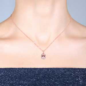 สร้อยคอทองคำแท้ 18k ประดับพลอยมอร์แกไนต์สีชมพูทรงรีเจียระไนแบบธรรมชาติ พร้อมลายฉลุเพชรธรรมชาติ - Product Image 5