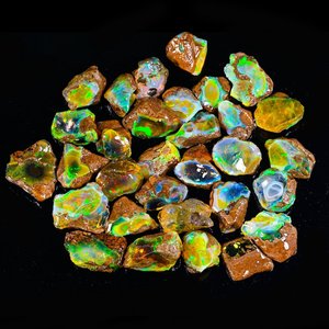 โอปอลเอธิโอเปียหลากสี หลายขนาด แบบหยาบ สำหรับทำเครื่องประดับ AK Gems 2000 กะรัต น้ำหนัก 1 กิโลกรัม 100 ชิ้นต่อชุด - Product Image 3