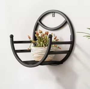 Pot de fleurs suspendu en métal moderne et personnalisable, design minimaliste, pour plantes vertes d'intérieur - Product Image 4