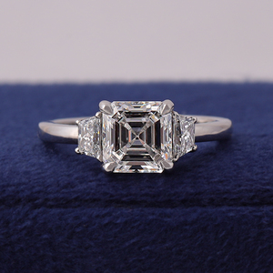 Bague de fiançailles en diamant taille Asscher certifié IGI 2 carats, bague de mariage en diamant de laboratoire, bague à trois pierres en diamant - Product Image 1