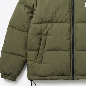 Chaqueta de lona acolchada con capucha para hombre, ligera, cálida, impermeable, para invierno, con logotipo frontal, OEM - Product Image 2