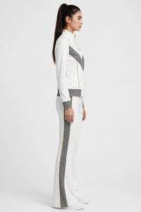 Conjunto Deportivo de 2 Piezas para Mujer, Color Blanco con Bloques de Color, Chaqueta con Cierre y Cuello Alto, Pantalones Acampanados - Product Image 4