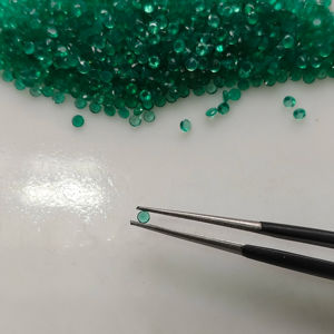 Ónix Verde Natural de 1.75MM, Corte Brillante Redondo, Gema Suelta de la Mejor Calidad para Joyería - Product Image 4