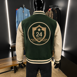 Blouson universitaire en laine verte épaisse de haute qualité pour homme avec badge brodé sur les manches, style streetwear, vêtement d'hiver élégant - Product Image 2
