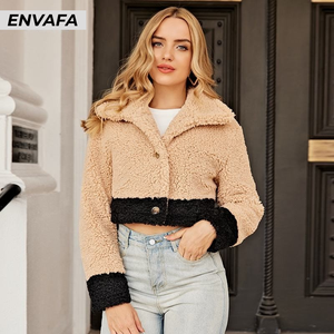 Veste d'hiver en gros, chaude et tendance, courte, en polaire de mouton, avec empiècements en fibre de polyester, pour femme - Product Image 1