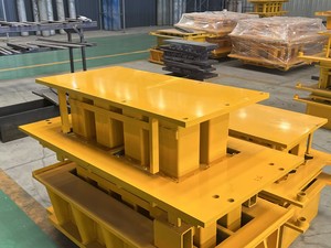 Máquina Semiautomática para Fabricar Bloques de Hormigón ZCJK - para Pequeñas Empresas y Construcción en Sitio QTJ4-40 - Product Image 4