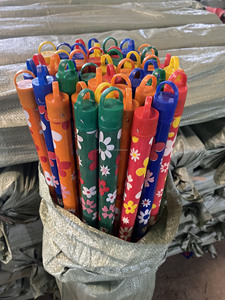 Manche à balai en bois simple et durable, best-seller, avec revêtement PVC floral, pour outil de nettoyage, longueur 120 cm, rétrécissable. - Product Image 3