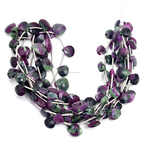 ลูกปัดรูปหัวใจทรงเหลี่ยมสีชมพูเขียวจากหินรูบี้โซไซต์ธรรมชาติแท้ ขายส่ง พร้อมใบรับรองจากผู้ตรวจสอบอิสระ - Product Image 2