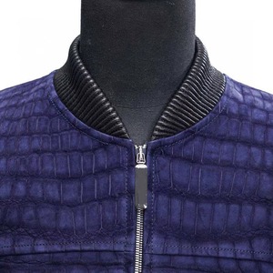 Chaqueta de cuero con estampado de cocodrilo, chaqueta de motociclista con cuello alto, chaqueta de invierno con cierre frontal, chaqueta de cuero personalizada OEM. - Product Image 5