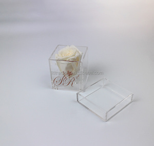 Vente en gros Mini boîte à bijoux en acrylique simple plat en promotion avec <span class=keywords><strong>logo</strong></span> imprimé carré Fabriqué en Chine Boîte à rose éternelle en <span class=keywords><strong>plexiglas</strong></span> - Product Image 6