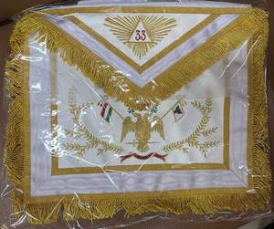 Tablier de Rite Écossais 33e Degré Blanc et Rouge Moiré, broderie machine et broderie main, avec tissu moiré noir de qualité supérieure - Product Image 1