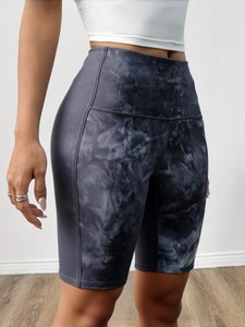 Shorts de sport taille haute en polyester à compression avec poches, séchage rapide, coupe ajustée pour femme - Product Image 2