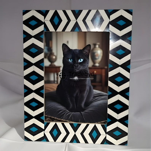 Marcos de Fotos de Resina Hechos a Mano de Primera Calidad, Acabado Brillante, Opción de Logotipo Personalizado, Venta al Por Mayor por Tradebyd - Product Image 2