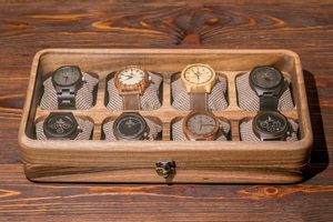 Caja de Madera de Nogal para Relojes con Organizador de 10 Ranuras y Tapa de Vidrio para Joyas y Relojes - Regalo del Día del Padre para Papá - Product Image 4
