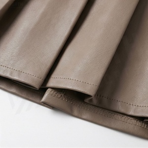 Mini-jupe plissée en similicuir pour femme, taille élastique, couleur unie brillante, à porter toute l'année - Product Image 6