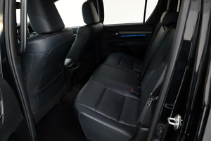 โตโยต้า ไฮลักซ์ ปี 2022 มือสอง ขับเคลื่อน 4 ล้อ เครื่องยนต์ 2.8 ลิตร 4 สูบ 204 แรงม้า เชื้อเพลิงดีเซล เกียร์อัตโนมัติ พวงมาลัยขวา - Product Image 6