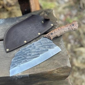 Cuchillo de Cocina y Chef Hecho a Mano con Hoja de Acero al Carbono, Punta Caída, Mango de Madera y Borde Dentado |   Personalizable por OEM - Product Image 3