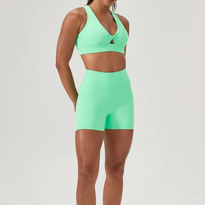 Sujetador deportivo verde menta con espalda cruzada, de alto soporte, para yoga, color liso, con logo frontal, ropa deportiva para mujer, decoración de malla sin costuras - Product Image 4