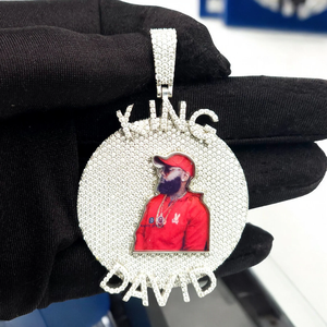 Pendentif commémoratif Hip Hop personnalisé King David en moissanite sertie de pierres, avec incrustation photo, plaqué argent or rose, pour occasions spéciales - Product Image 1