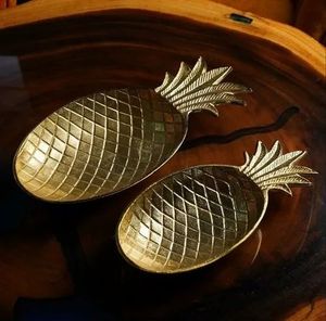 Bandeja de servir de piña metálica dorada de aluminio fundido, superventas, platos chapados en oro y bandejas ecológicas personalizadas - Product Image 1