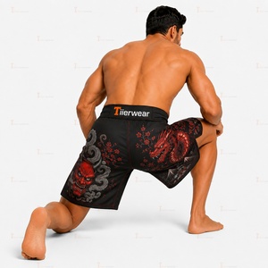 กางเกง MMA Elite รุ่น 205 GSM ผลิตจากโพลีเอสเตอร์ผสมสแปนเด็กซ์ ทนทาน ยืดได้สี่ทิศทาง แห้งเร็ว เหมาะสำหรับการฝึกซ้อมต่อสู้ รับผลิตแบบ OEM และติดฉลากส่วนตัว - Product Image 5