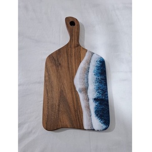 Planche à découper rectangulaire tendance en bois et résine, écologique, 12x8 pouces, faite à la main, durable, pour usage domestique et en restaurant - Product Image 4